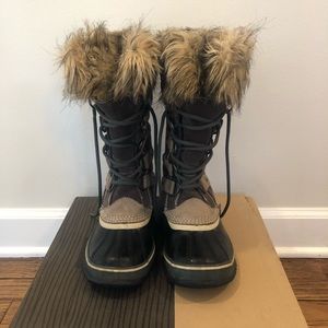 Sorel Joan of Arctic Boots in color shale